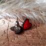 biżuteria od serca piękne kolczyki ceramiczne w kształcie czerwonych serc umocowane na prezent dla mamy