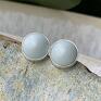 Artseko perłowe srebrne sztyfty z pastelowymi perłami d004 z perłą błękitne kolczyki