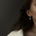 Złote kolczyki wachlarze z cyrkoniami na sztyftach