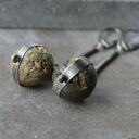 srebrne kolczyki - kule z surowego bursztynu