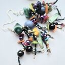 Kolczyki: facet z ego przerostem kamufluje kompleksy farbowanym zarostem, lekkie