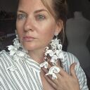 Białe kolczyki ślubne z kwiatami - lekkie i zwiewne handmade