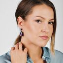 Kolczyki w odcieniu perłowego fioletu na sztyftach Isin e11/13