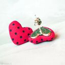Serduszka w kropeczki - śliczne kolczyki wkrętki