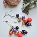 Kolczyki: muszka owocówka tępo przed siebie patrzyła, za dużo cydru wypiła. Lekkie