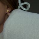 złote kolczyki orchidee