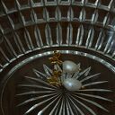 Złote kolczyki listki z perłami