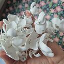 Białe kolczyki ślubne z kwiatami - lekkie i zwiewne handmade