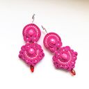 Kolczyki sutaszowe ręcznie haftowane Cold Pink