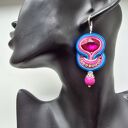 Kolczyki sutaszowe ręcznie haftowane Pink Ball