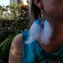 Boho ślubne kolczyki z różą i piórami - leciutkie