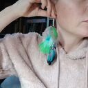 Lekkie długie kolczyki z piórami folk i boho na ślub - zieleń
