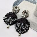 Kolczyki z kwiatem - czarne szydełkowe z koralikami