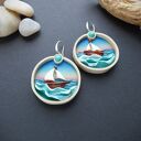 Kolczyki ze statkami na morzu