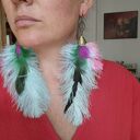 Leciutkie długie kolczyki z piórami w stylu boho - na co dzień i na ślub