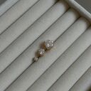 Złote kolczyki z małymi cyrkoniami