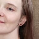 Nieregularne miedziane kolczyki sztyfty z ciemną patyną
