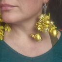 Kolczyki leciutkie kwiaty kolor złoty wykonane w pojedynczym egzemplarzu rękodzieło polecam