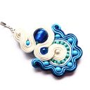 Kolczyki sutaszowe haftowane Blue & Ecru (średnie, 5 cm)