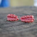 Ceramiczne kolczyki „Elf z Karmazynowej Polany” - karmazynowe listki na sztyftach