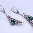 Srebrne kolczyki wire wrapping z zielonym chalcedonem - ręcznie robiona biżuteria artystyczna prezent