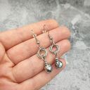 Kolczyki chainmaille - migotliwy hematyt ze stali szlachetnej