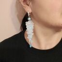 Długie kolczyki grona, matowe dzwoneczki, błękitne, kolczyki wieczorowe. eleganckie ślubne