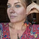 Lekkie i wyraziste kolczyki kwiatowe - styl boho folk Frida