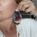 Duże, lekkie klipsy z piórami - szaleństwo z dwóch stron
