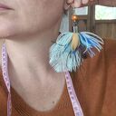 Kolczyki pióra leciutkie Boho - kolorowe rękodzieło Ruda Klara (box x1)