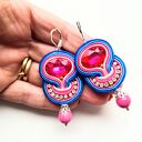 Kolczyki sutaszowe ręcznie haftowane Pink Ball