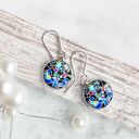 Krótkie wiszące kolczyki z witrażowym szkiełkiem z grafikami