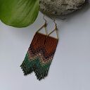 Kolczyki frędzle brązowe boho - trójkąt zielone i złote
