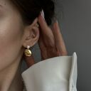 Złote kolczyki perły z plecionymi retro zawieszkami