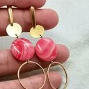 Minimalistyczne kolczyki z okrągłym rodonitem c946