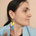 Długie kolczyki kwiatowe handmade - żółte róże, rumianki i niebieskie kwiaty