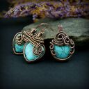 Wiszące kolczyki z howlitem - miedziane serduszka wire wrapping