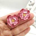 Delikatne kolczyki sztyfty Kwiaty Handmade w pudrowym różu