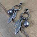 Kolczyki - perły z piórkami