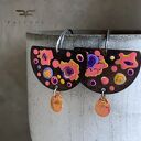 Kolczyki Cosmic Garden z emaliowanymi kwiatami i kryształami Swarovski