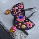 Kolczyki Cosmic Garden z emaliowanymi kwiatami i kryształami Swarovski