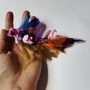 Leciutkie kolczyki pióra i kwiaty w stylu boho - rękodzieło
