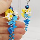 Długie kolczyki kwiatowe handmade - żółte róże, rumianki i niebieskie kwiaty