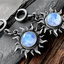 Srebrne kolczyki symbol Słońca z kamieniem księżycowym 11 mm