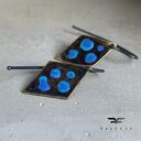 Kolczyki Blue Dots - srebrne bigle typu hak z niebieskimi kropkami