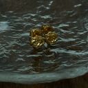 Złote kolczyki różyczki