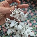 Białe kolczyki ślubne z kwiatami - lekkie i zwiewne handmade