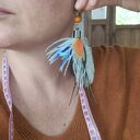 Kolczyki pióra leciutkie Boho - kolorowe rękodzieło Ruda Klara (box x1)
