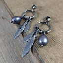 Kolczyki - perły z piórkami