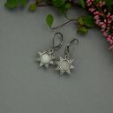 Małe kolczyki słoneczka kamień księżycowy wire wrapping gwiazdki